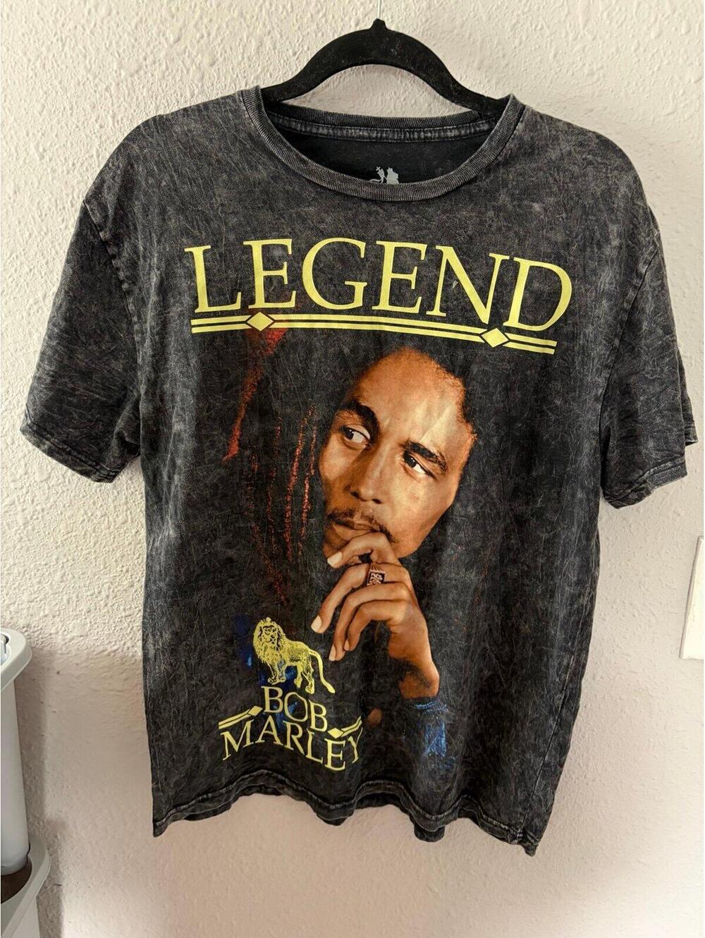 Zion Rootswear Bob Marley Graphic Tee size L